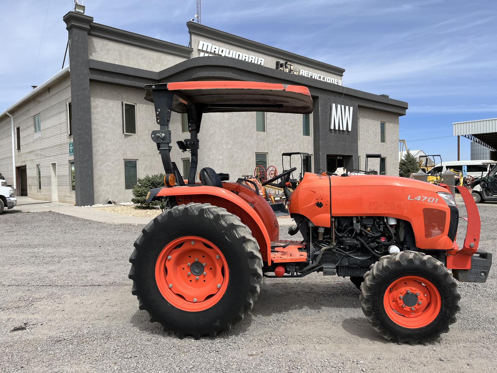 ./imagenes/INVOICE/2019/17302/TRACTOR KUBOTA L4701 - (15).JPG